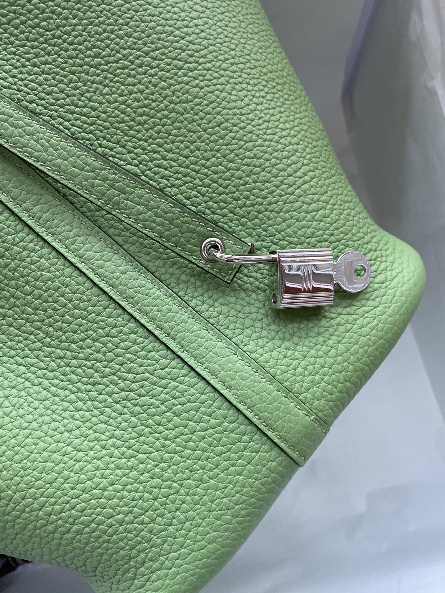 Hermes Picotin Lock 22 Bag In Green Kiwi Clemence Leather